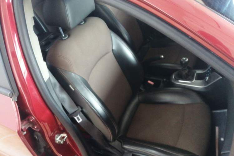 Used Chevrolet Cruze 2013 Hatchback 1.6L Manual Luxury Model
