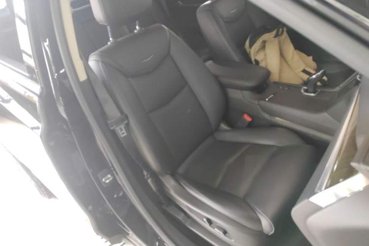 Used Cadillac XT5 2018 25T Luxury Model
