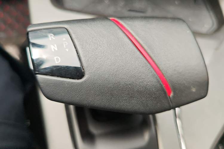 Used CHANGAN X5 PLUS 2024 1.5T DCT ZhiZun Version Gear Lever