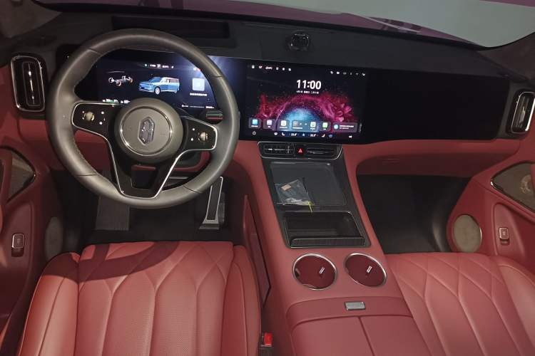 Used Hima AITO M8 2025 Extended-Range Ultra Version 53.4 kWh 5-Seater Edition Center Console