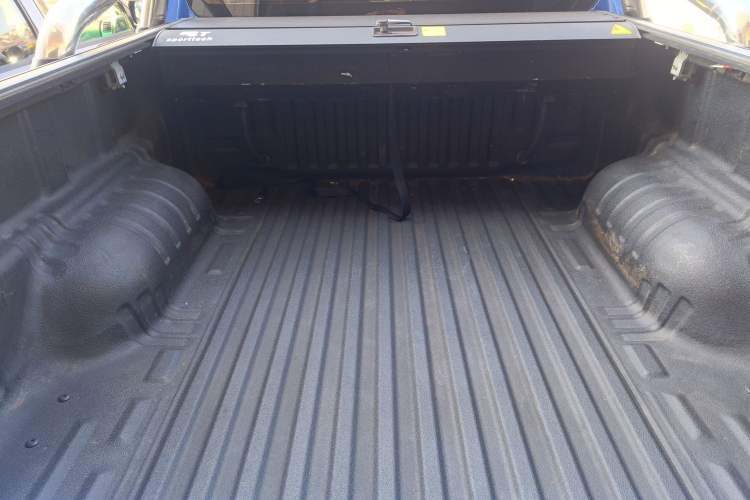 Used SAIC MAXUS T70 2021 2.0T Diesel Automatic 4x4 Elite Version with Long Bed and High Ground Clearance
