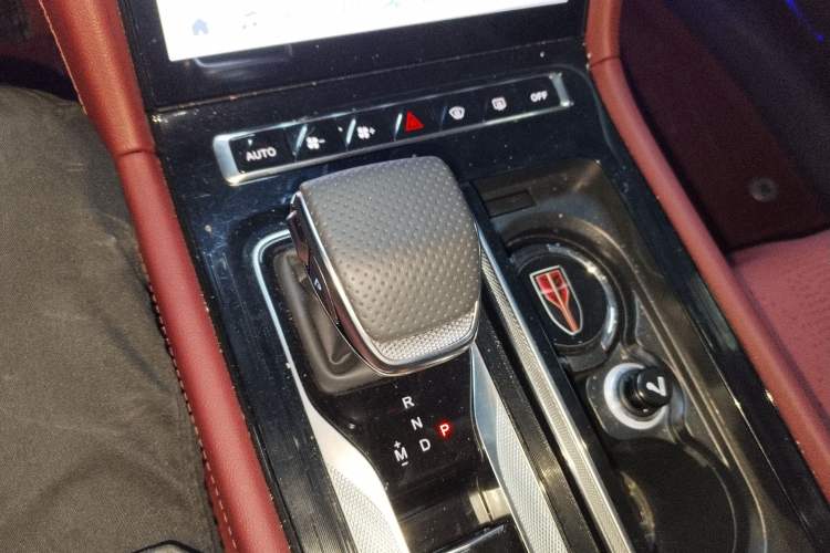 Used Hongqi H5 2025 1.5T DCT Qiyun 500 000th Unit Commemorative Edition Gear Lever