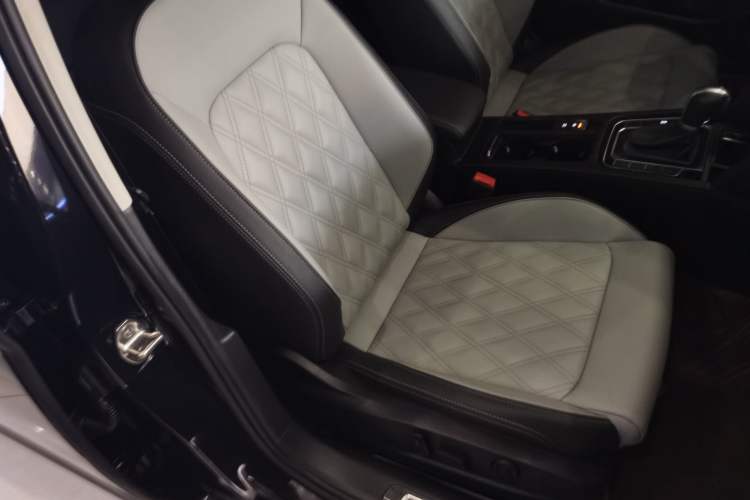 Used Volkswagen Magotan 2023 2 Million Units Limited Edition 280TSI DSG Leading Version