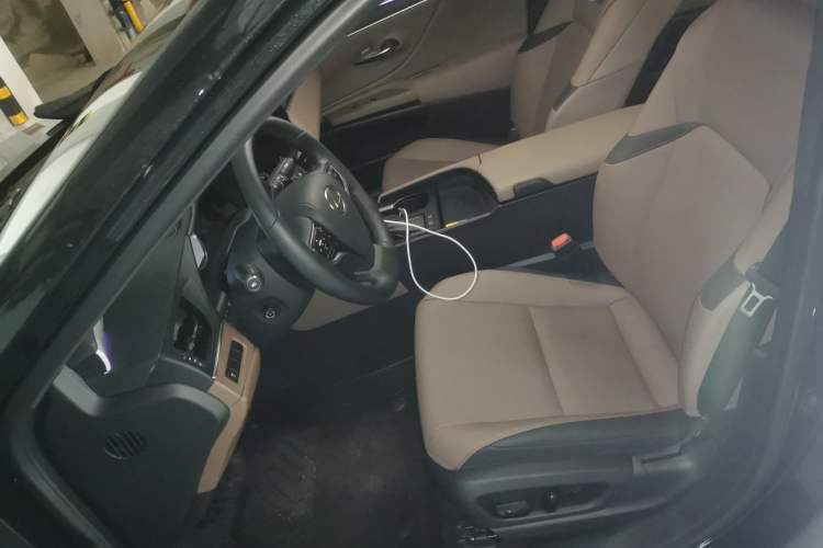 Used Lexus ES 2025 200 Premium Edition
