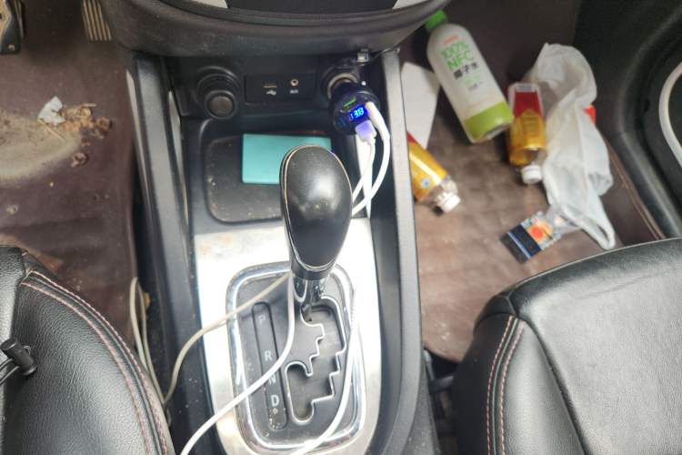 Used CHANGAN CS35 2014 1.6L Automatic Luxury Model China IV Standard Gear Lever