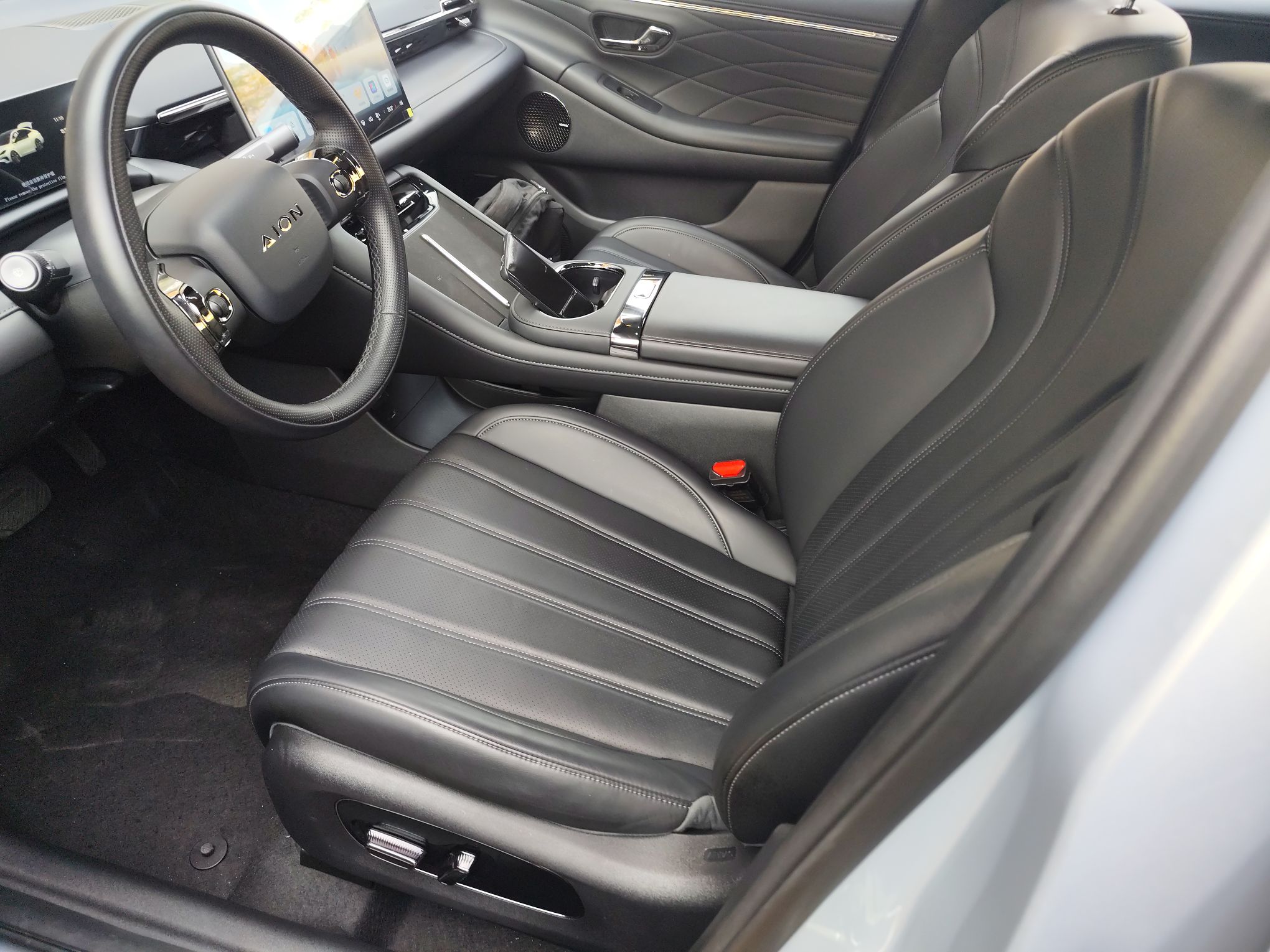 Переднее сиденье в автомобиле