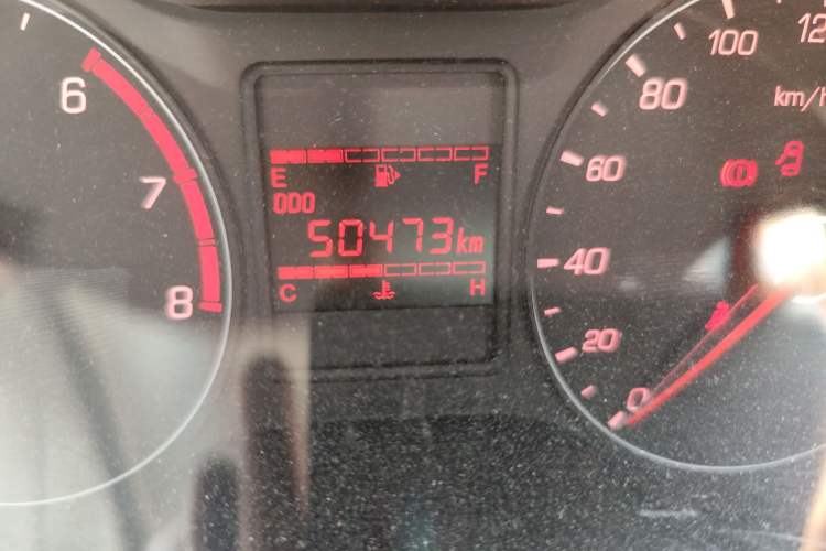 Used Baojun 310 2020 1.2L Manual Comfort Edition Odometer Close Up