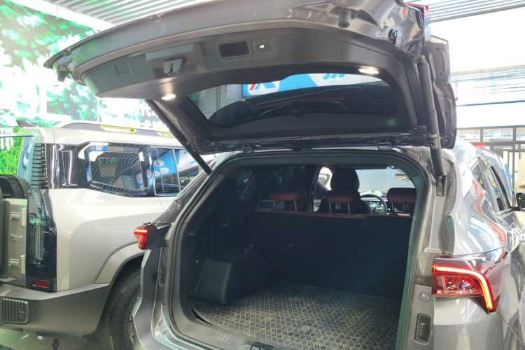 Used JETOUR X70 PLUS 2024 Champion Edition 1.5T DCT Champion MAX 5-Seater
