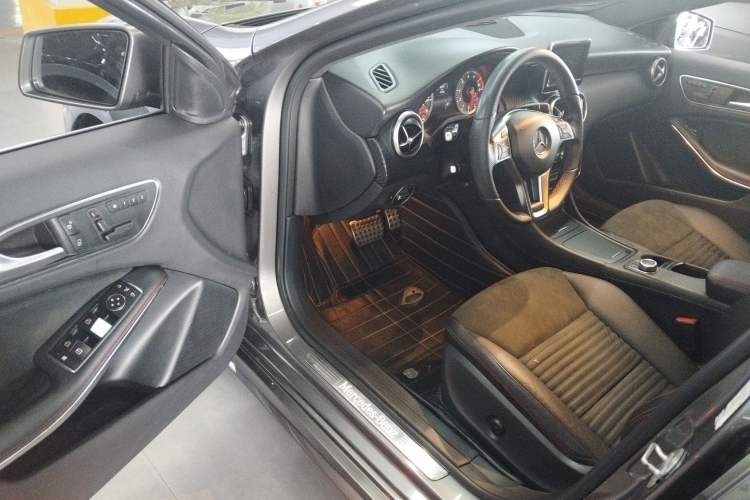 Used Mercedes-Benz A-Class 2015 A 200 Sport Edition Driver Seat