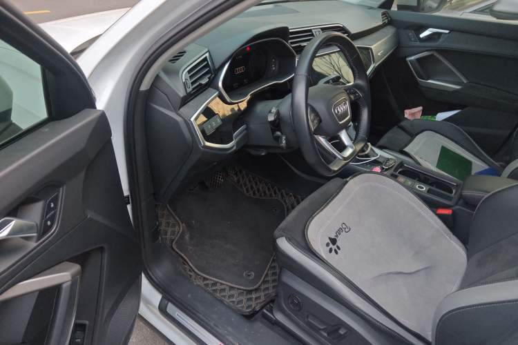 Used Audi Q3 2022 35 TFSI Fashion Dynamic Model