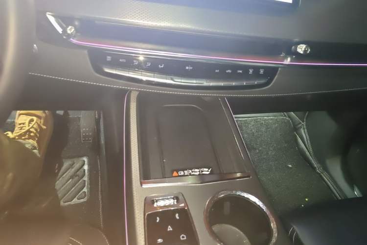 Used Cadillac XT5 2025 2.0T Luxury Version Audio And AC Panel