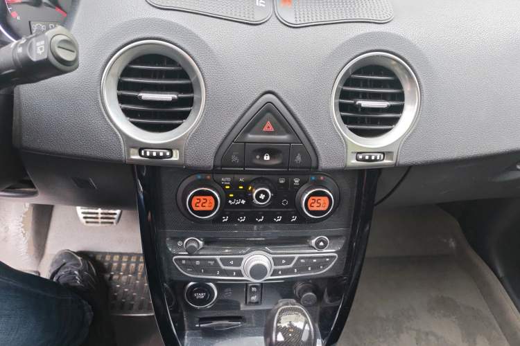 Used Renault Koleos 2012 2.5L Two-Wheel Drive Comfort Edition with Navigation Audio And AC Panel