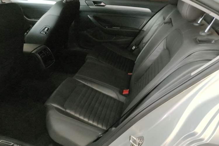 Used Volkswagen Magotan 2018 330TSI DSG Advanced Model Left Rear Seat