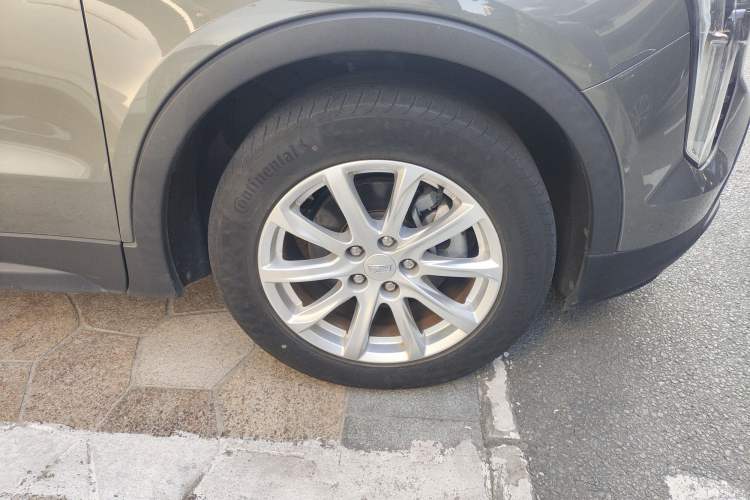 Used Cadillac XT4 2018 28T Two-Wheel Drive Tech Version