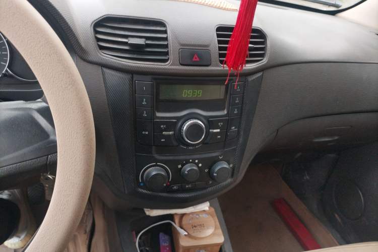 Used Wuling Hongguang 2010 1.2L Base Version China IV Standard Audio And AC Panel