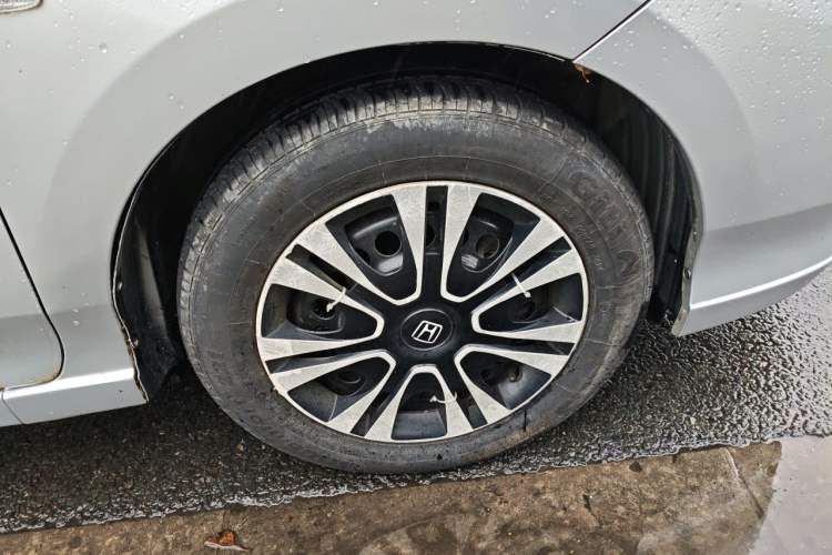 Used Honda City Classic 2012 1.5L manual Comfort version Right Front Wheel Hub