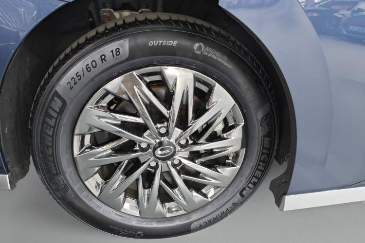 Used GAC Trumpchi Xiangwang M8 2025 Qiankun Series Pro Comfort Cabin Right Rear Wheel Hub