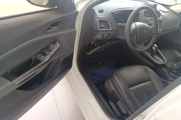 Used Ford Escort 2015 1.5L Automatic Fashion Model