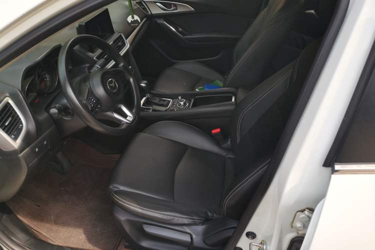 Used Mazda 3 Axela 2019 Cloud-Controlled Sedan 1.5L Automatic Luxury Model China VI Standard Left Front Seat