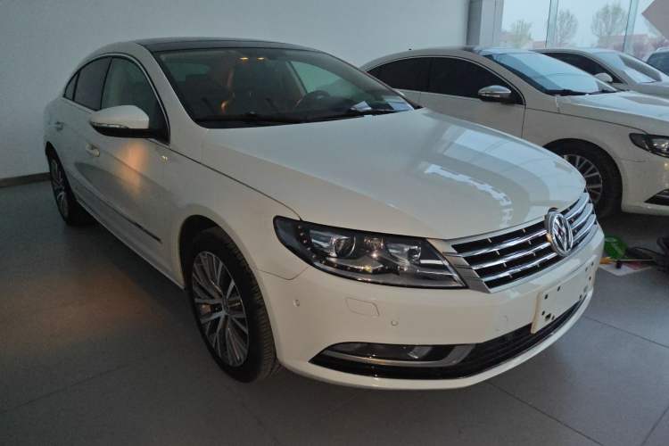 Used Volkswagen FAW-Volkswagen CC 2016 1.8TSI Luxury Model Front Right 45 Deg