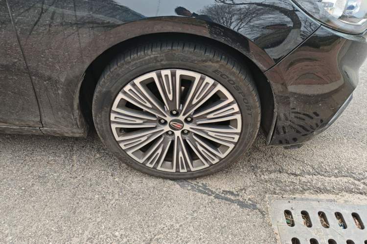 Used Hongqi H5 2022 Classic Model 1.5T DCT Flagship Edition Right Front Wheel Hub