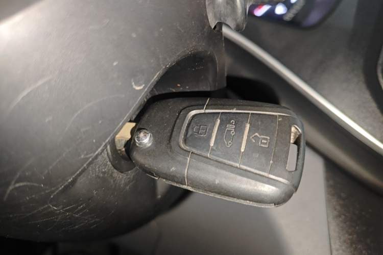 Used SAIC MAXUS Xintu V80 2024 Aoyuntong 6AMT Long Wheelbase Ultra-Low Roof 127 Ps Available in 6/7/8/9-Seater Configurations