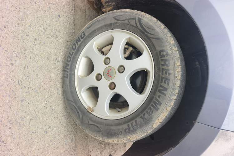 Used Wuling Hongguang 2014 1.2L Standard Model China IV Right Front Wheel Hub