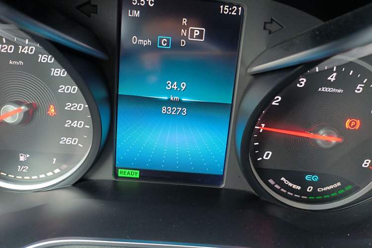 Used Mercedes-Benz C-Class 2019 C 260 Sport Edition Odometer Close Up