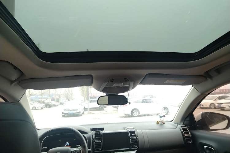 Used Citroen C5 AIRCROSS 2017 380THP Luxury Model Headliner