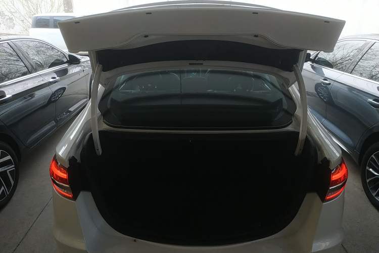 Used Ford Mondeo 2020 EcoBoost 200 Stylish Model Trunk