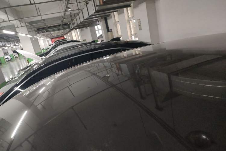 Used Hongqi E-QM5 2022 431 km Charge & Enjoy Edition
