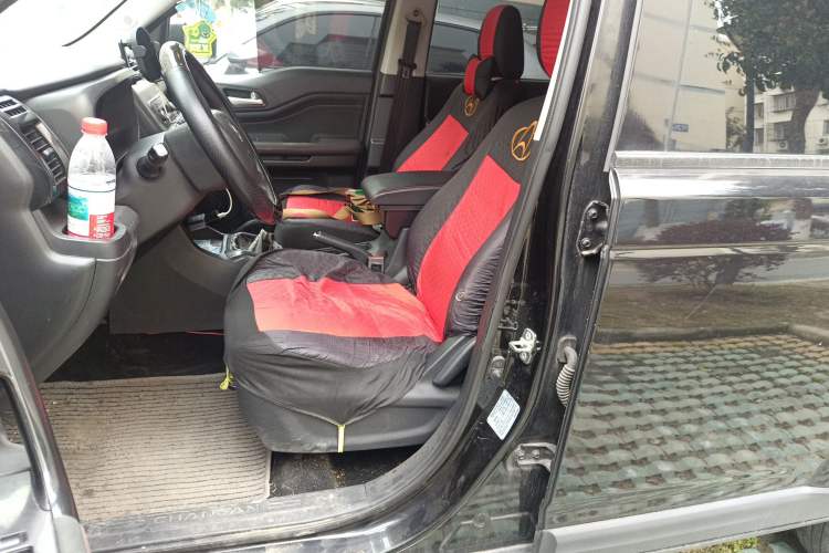 Used CHANGAN OSHAN X70A 2019 1.5L Manual Basic Version China VI Standard Left Front Seat