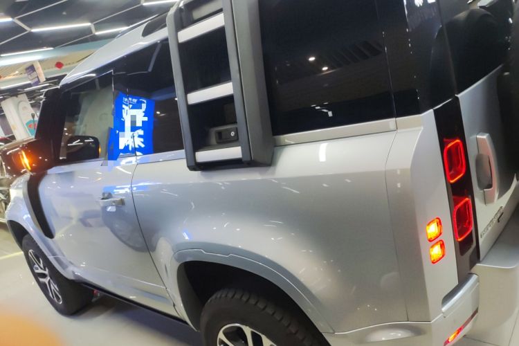 Used Land Rover Defender 2023 90 3.0T P400 XS
