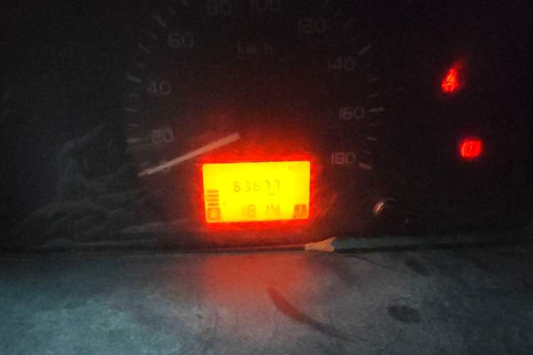 Used Wuling Rongguang 2015 1.2L S Base Model CNG Odometer Close Up