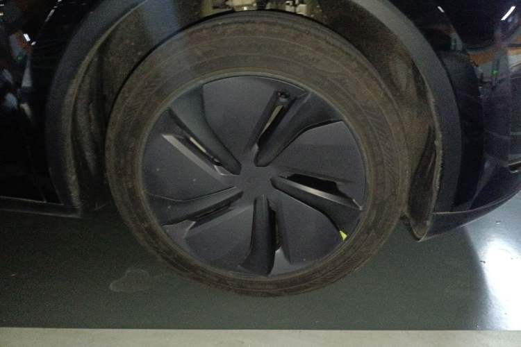 Used Tesla Model Y 2025 Rear-Wheel-Drive Version
