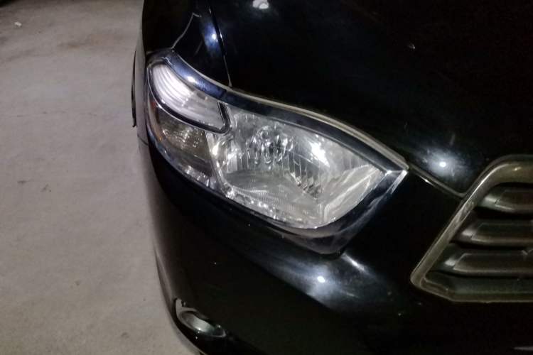 Used Toyota Highlander 2011 2.7L Two-Wheel Drive 7-Seater Luxury Edition