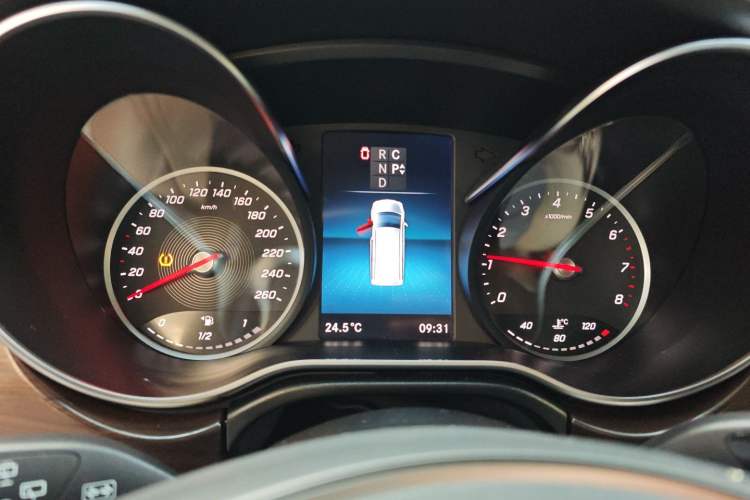 Used Mercedes-Benz V-Class 2021 V 260 Avantgarde Edition