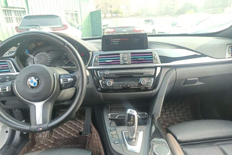 Used BMW 3 Series GT 2020 320i M Sport Package Audio And AC Panel