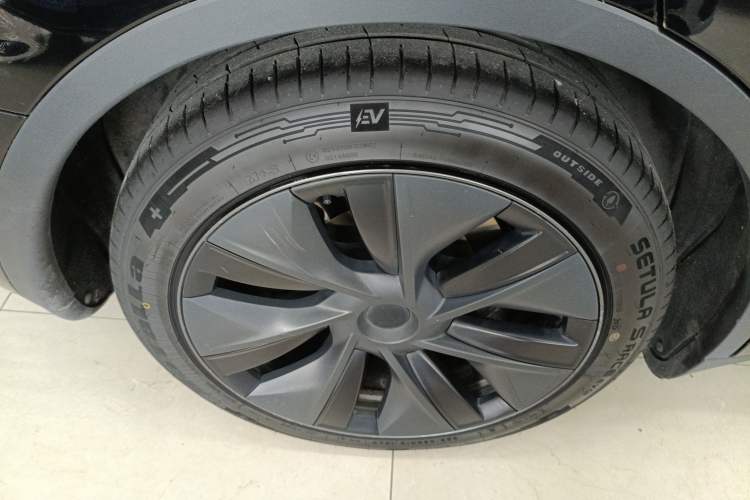 Used Tesla Model Y 2023 Rear-Wheel-Drive Version