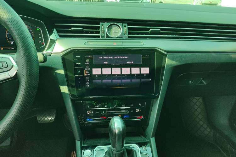 Used Volkswagen Magotan 2020 330TSI DSG Luxury Edition Audio And AC Panel