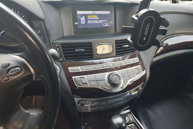 Used Infiniti M Series 2011 M25 Luxury Model
