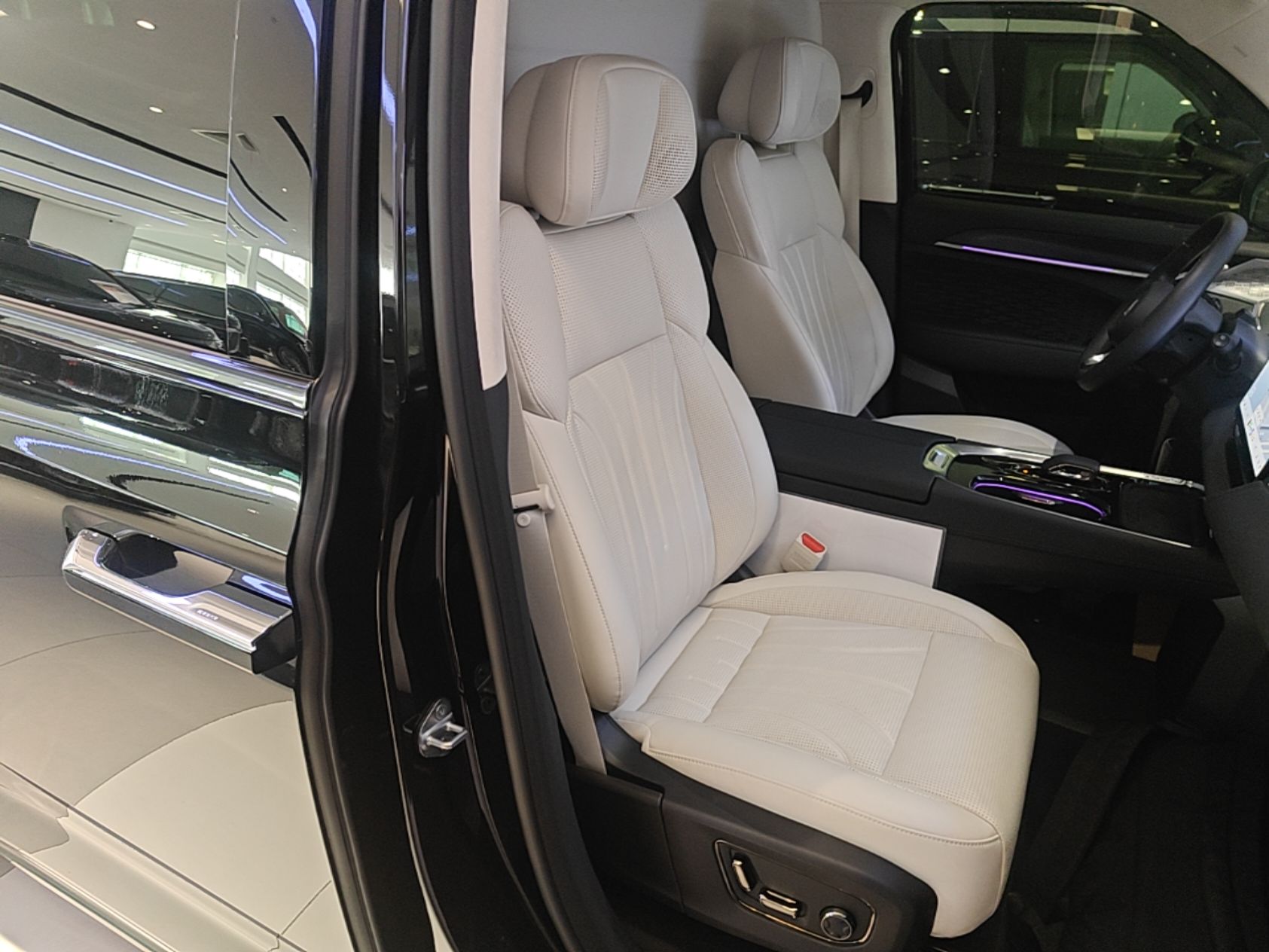 Zeekr 009 2024 GAC Trumpchi — снимка 19