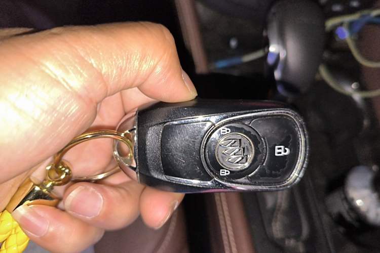 Used Buick Envision 2015 20T Two-Wheel-Drive Elite Model Vehicle Key