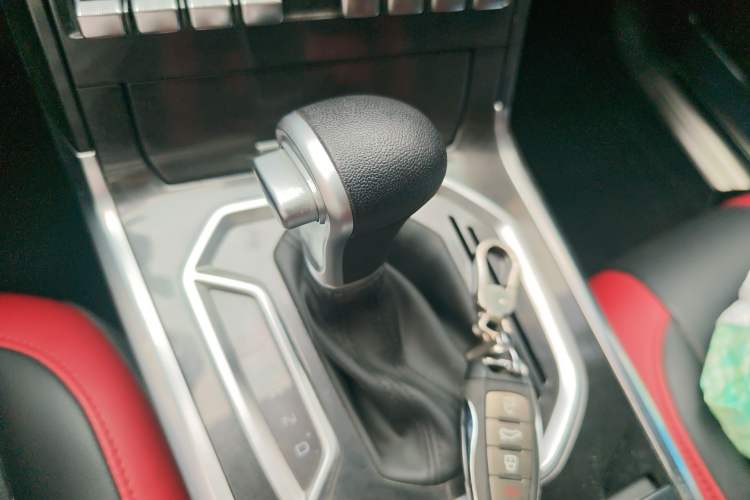 Used Haval H4 2018 Blue Label 1.5 GDIT DCT Fashion Edition Gear Lever