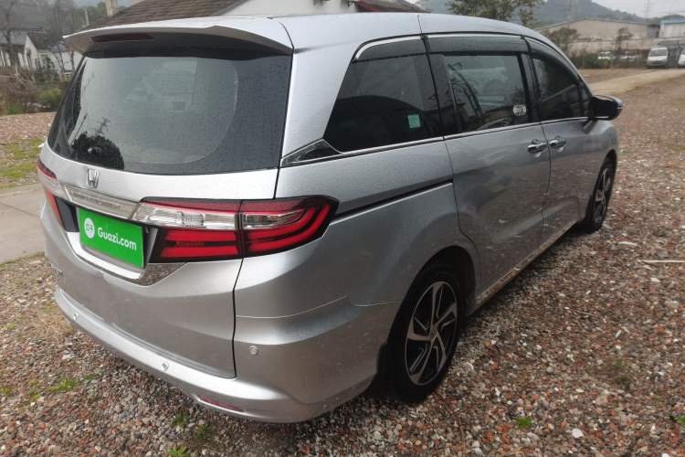 Used Honda Odyssey 2015 Revised 2.4L Luxury Edition