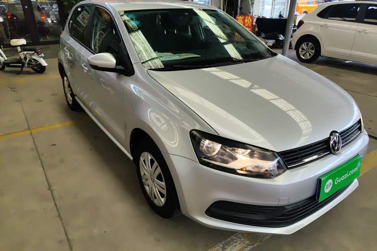 Used Volkswagen Polo 2016 1.4L Manual Fashion Model Exterior 1