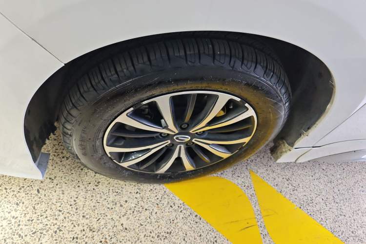 Used GAC Trumpchi M8 2021 Revised Version Lingxiu Series 390T Luxury Edition Left Front Wheel Hub