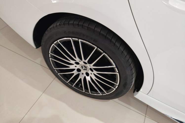 Used Mercedes-Benz C-Class 2023 Second Facelift C 260 L Sport Edition Right Rear Wheel Hub