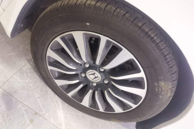 Used Honda Crider 2015 1.8L automatic luxury edition Right Front Wheel Hub