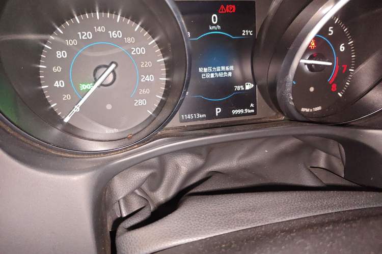 Used Jaguar XEL 2019 2.0T 200 PS Elite Edition Odometer Close Up